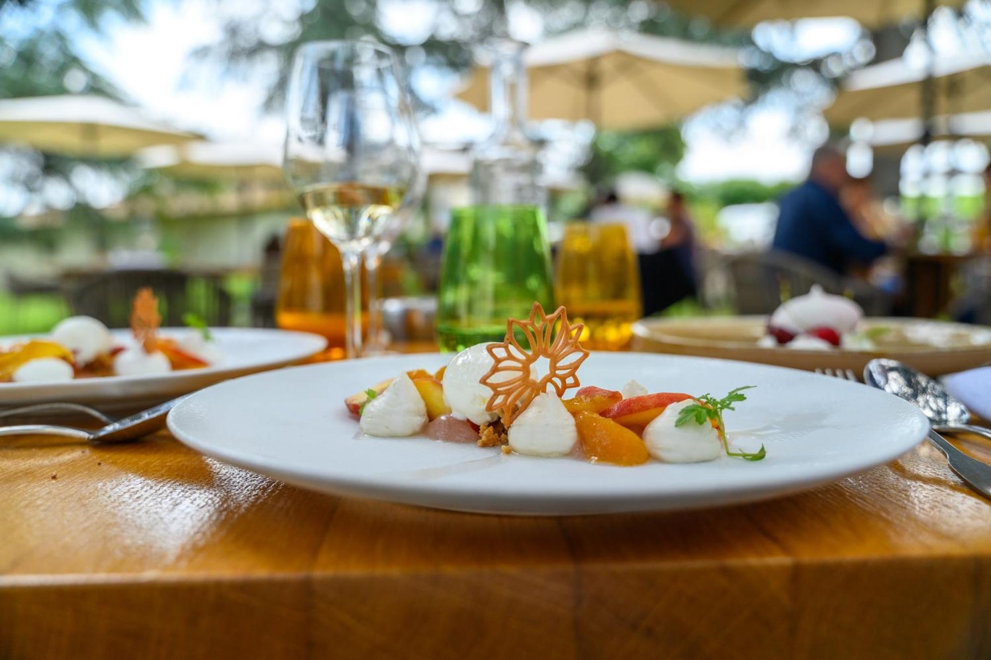 Pey La Tour - Logis Hotels & Restaurant Salleboeuf Eksteriør bilde