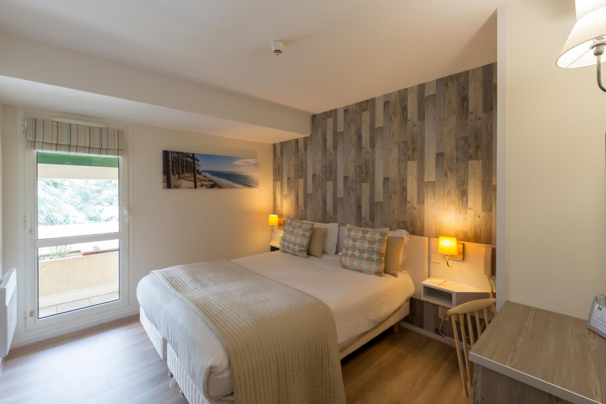 Pey La Tour - Logis Hotels & Restaurant Salleboeuf Eksteriør bilde