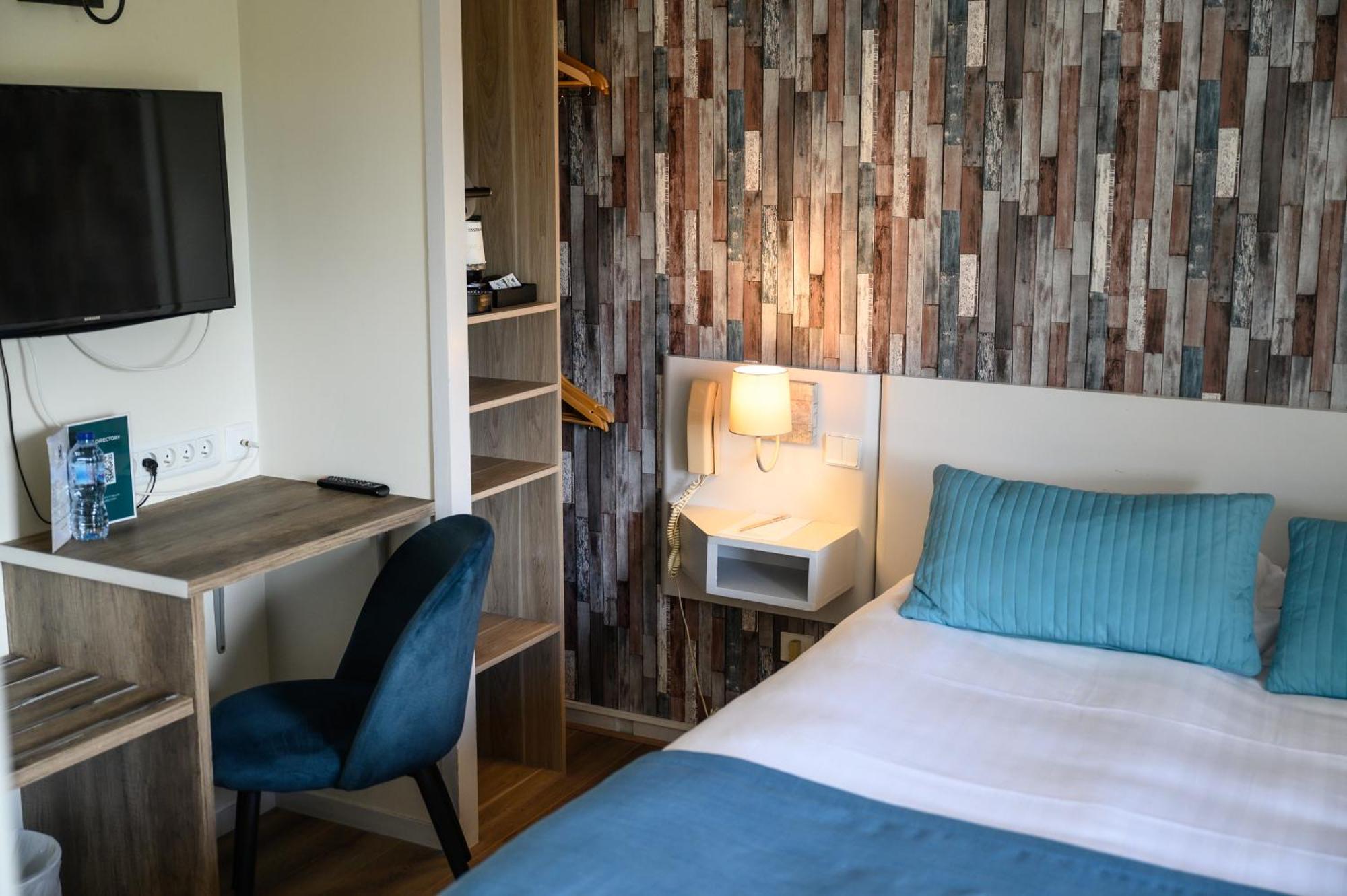 Pey La Tour - Logis Hotels & Restaurant Salleboeuf Rom bilde