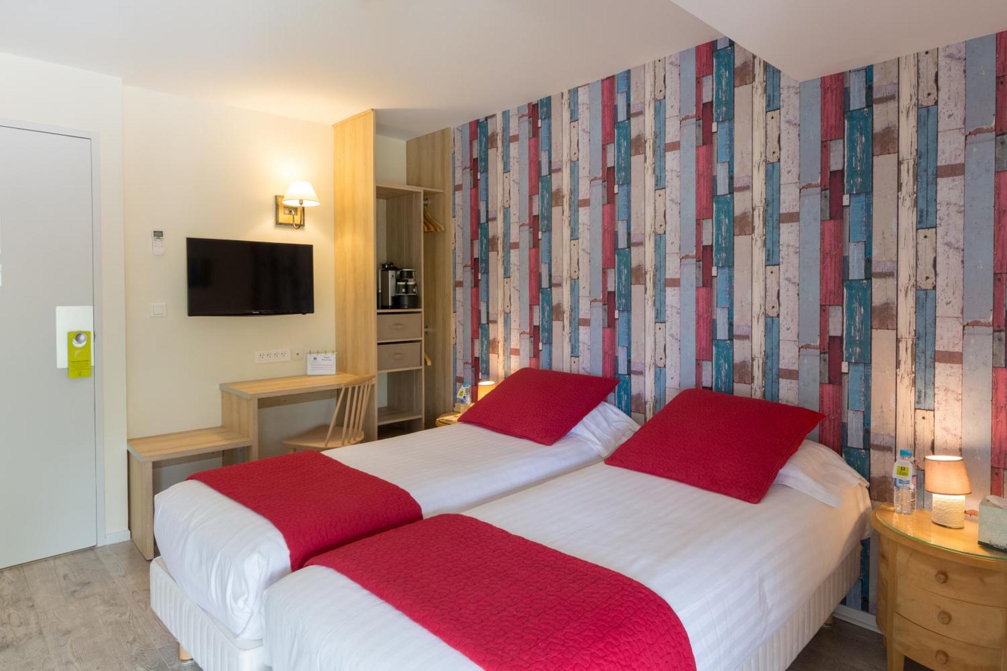 Pey La Tour - Logis Hotels & Restaurant Salleboeuf Rom bilde