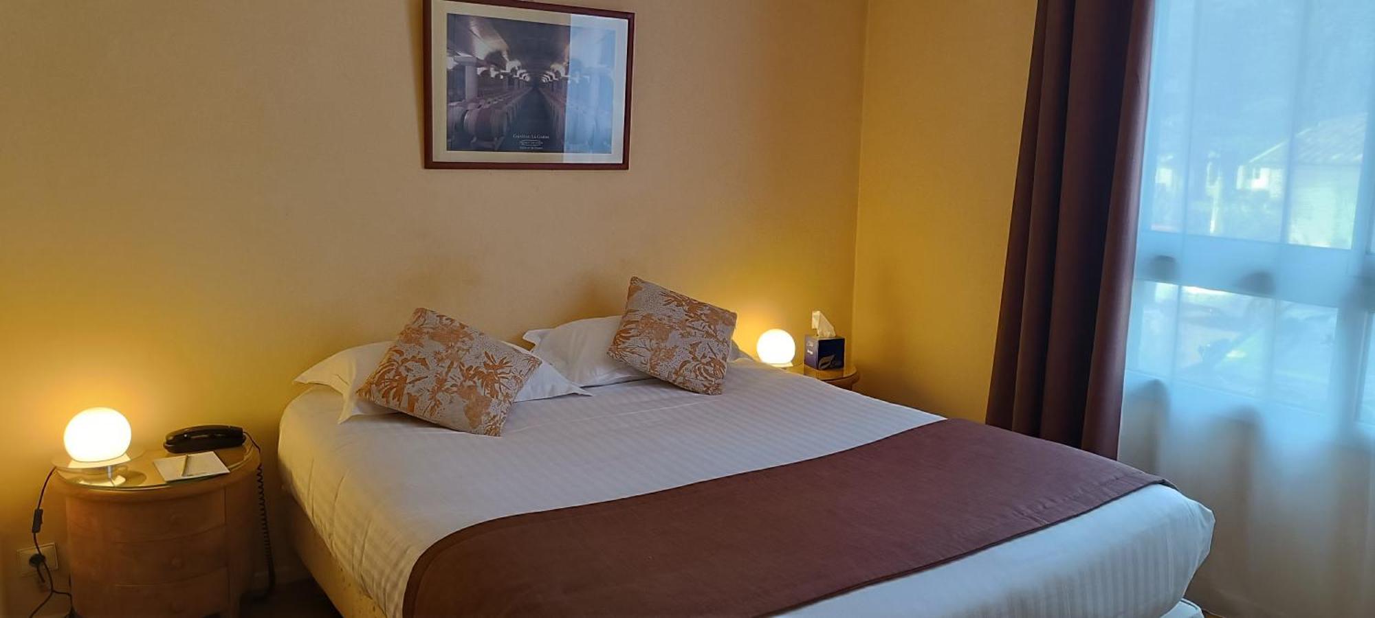 Pey La Tour - Logis Hotels & Restaurant Salleboeuf Rom bilde